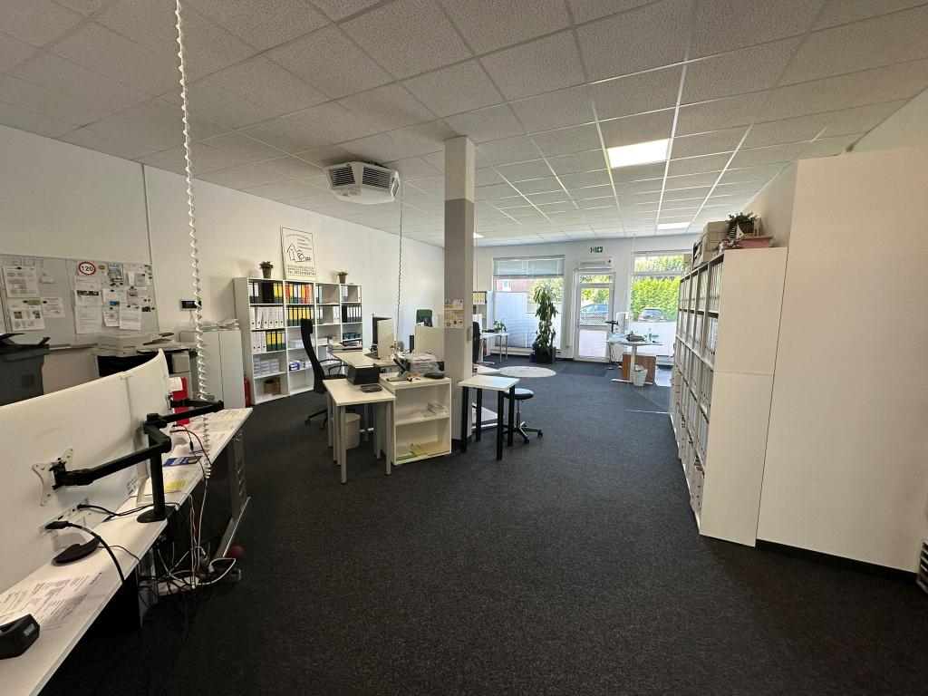 Ladenlokal: B&uuml;ro