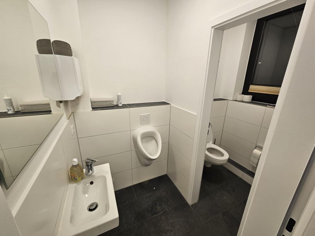 Büro/Praxis: WC