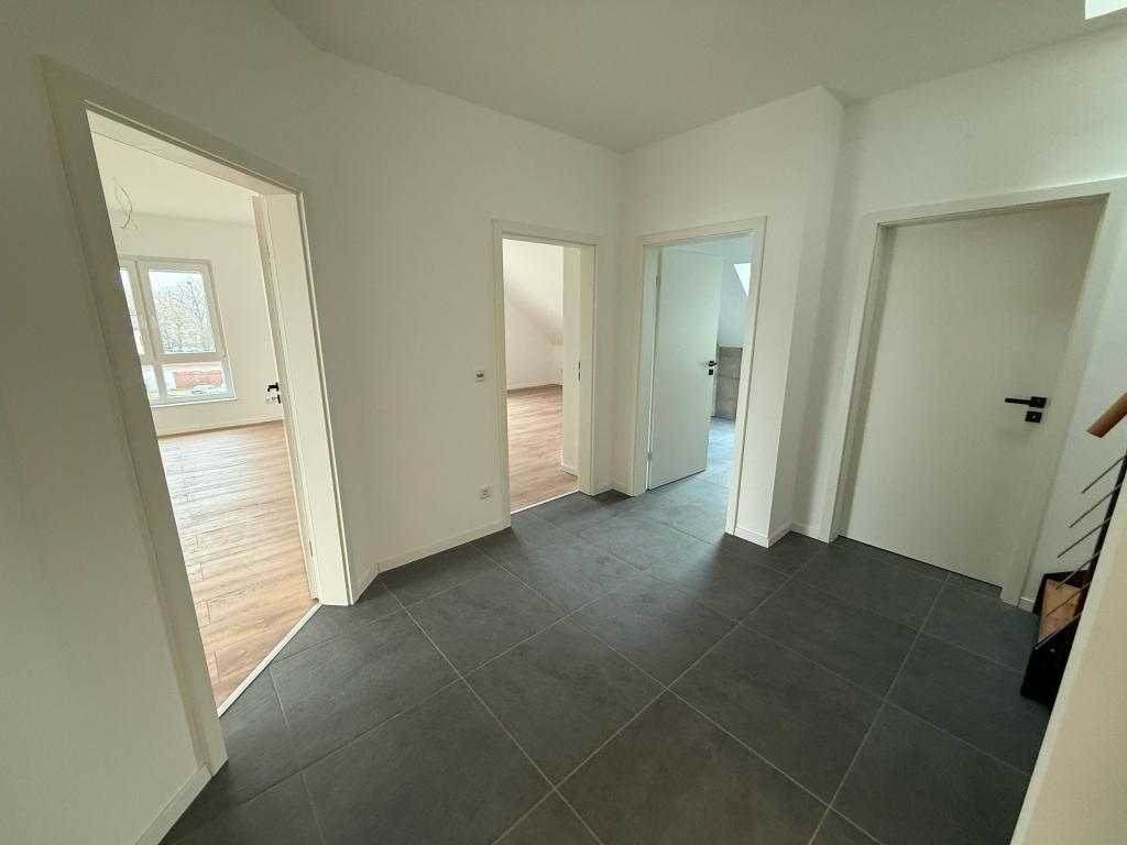 5 Zimmer Wohnung: Flur