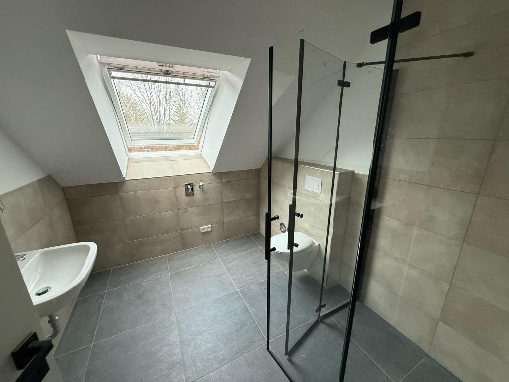 5 Zimmer Wohnung: Badezimmer